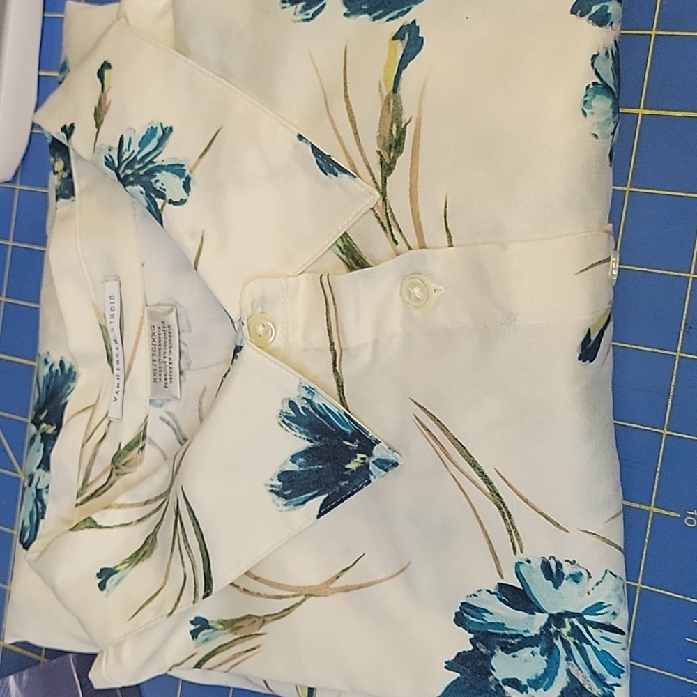 Van Heusen Button Up Blue Floral Long Sleeve XXL - Picture 1 of 1